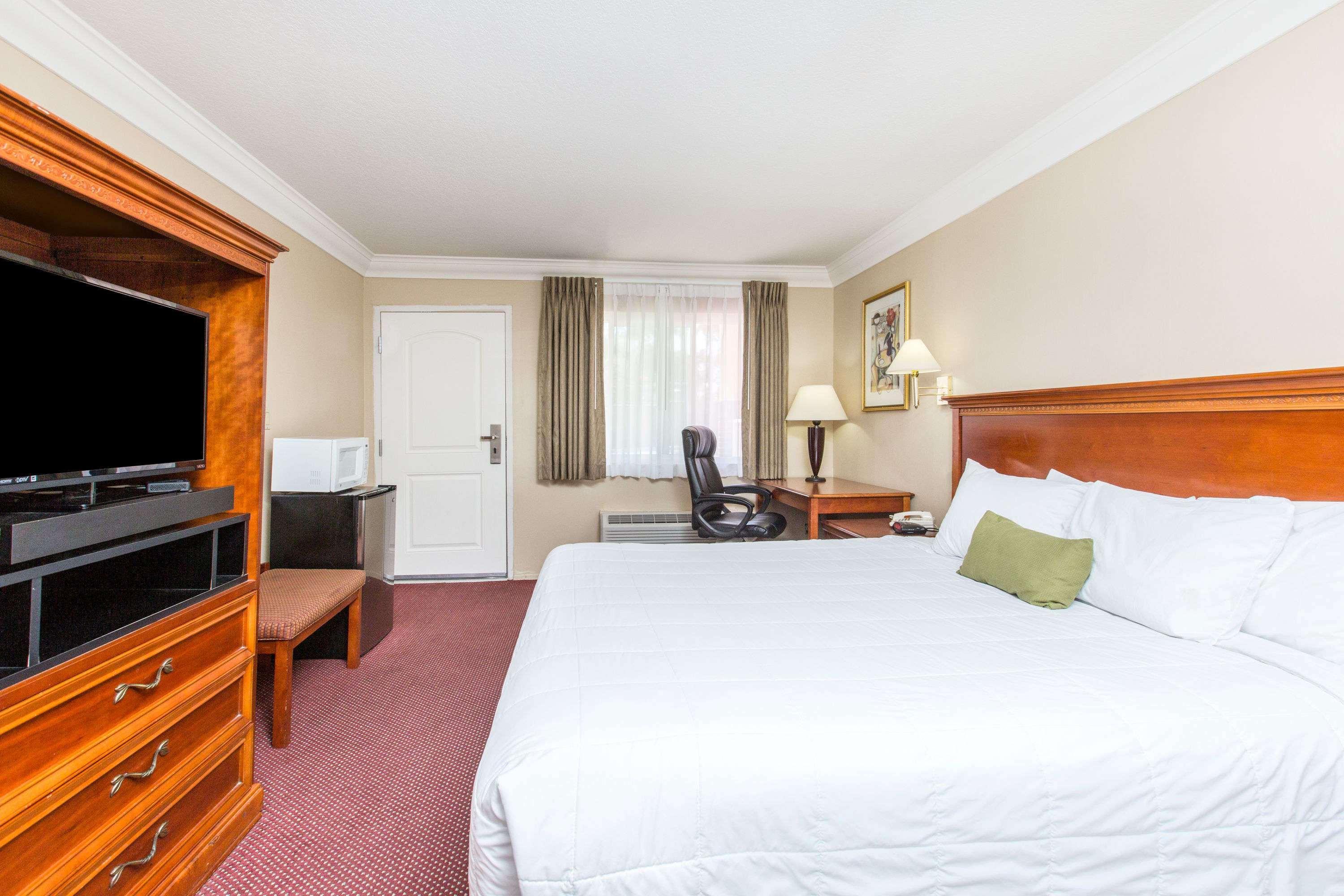 Days Inn By Wyndham Near City Of Hope Duarte Luaran gambar