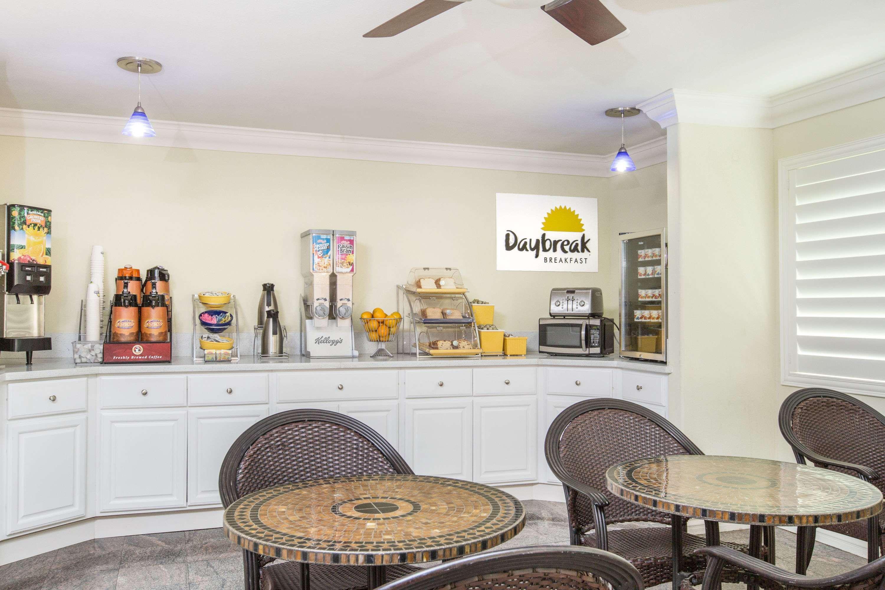 Days Inn By Wyndham Near City Of Hope Duarte Luaran gambar